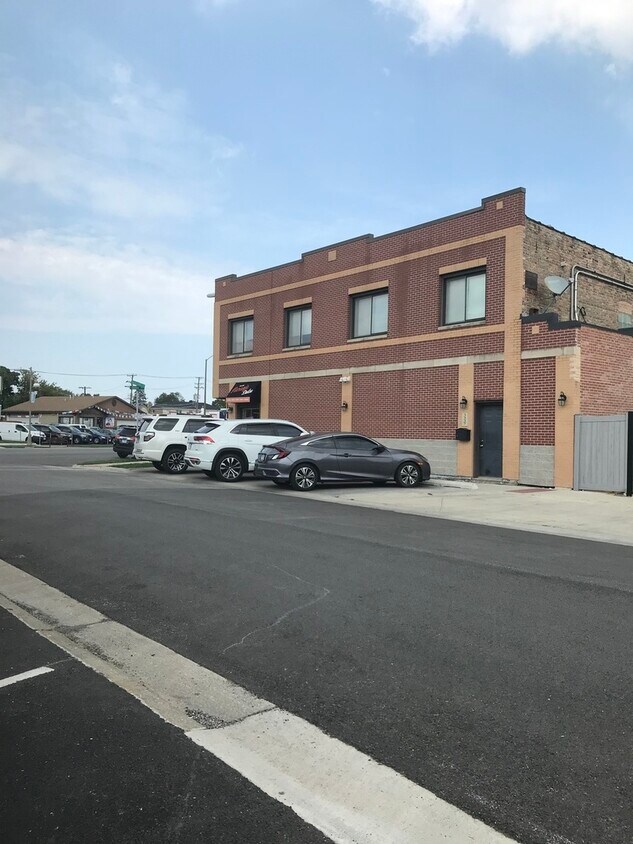 Foto del edificio - 6248 Ogden Ave