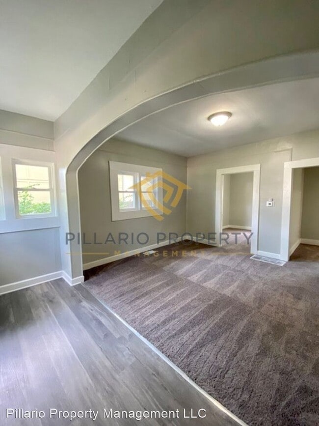 Building Photo - 2 br, 1 bath House - 411 W 41st St