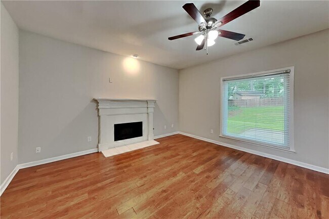 Foto del edificio - 1240 Cedar Brook Dr NE