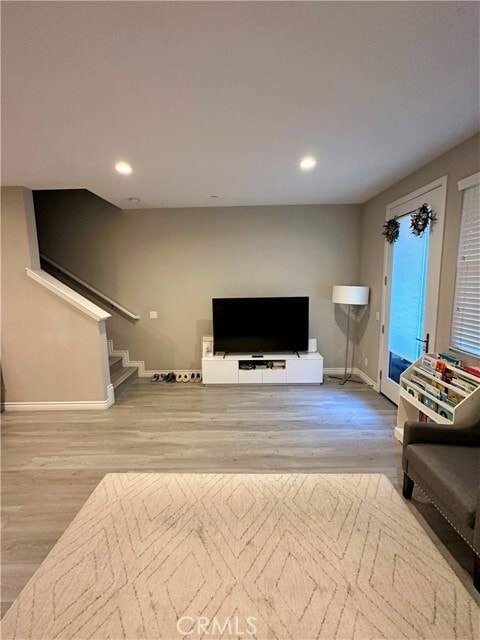 Building Photo - 5861 Rostrata Ave