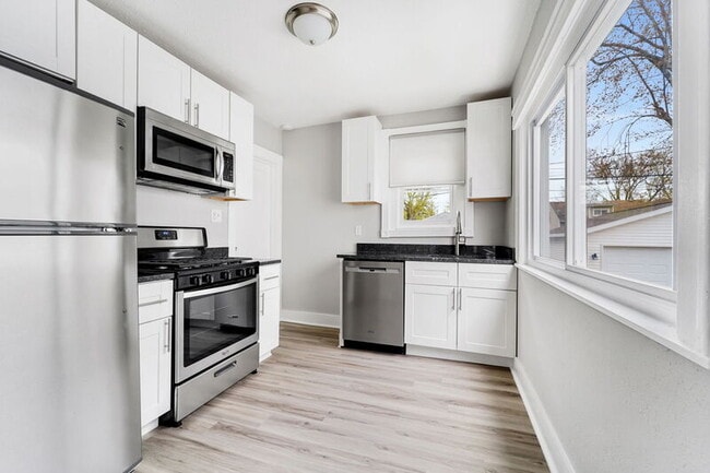 Building Photo - 260 Ardmore Dr