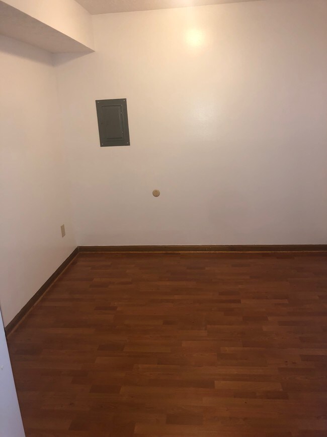 Foto del edificio - 2592 Deming Ave
