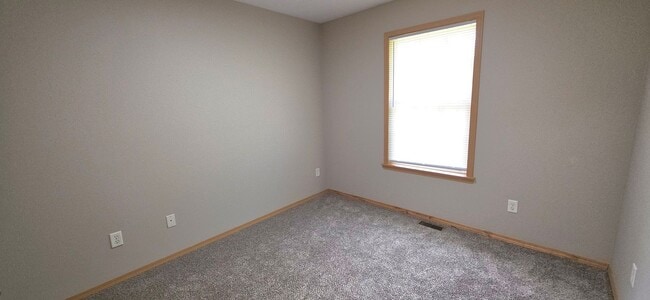 Building Photo - Gorgeous 3BR/2BA brick and stone front home in Keystone Estates! $1395