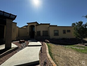 Building Photo - 5200 Garden Vly