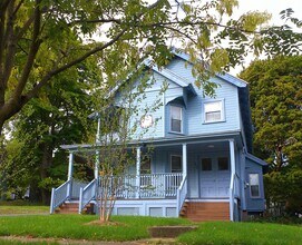 Building Photo - 556 Columbus Ave