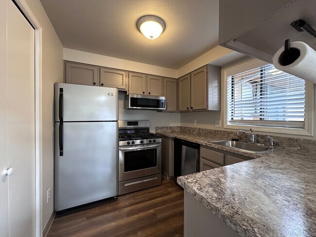 Foto del edificio - Kelly Creek Neighborhood 2 Bed 1 Bath Dupl...