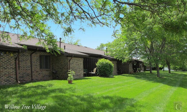 Building Photo - 300 S Miller Dr