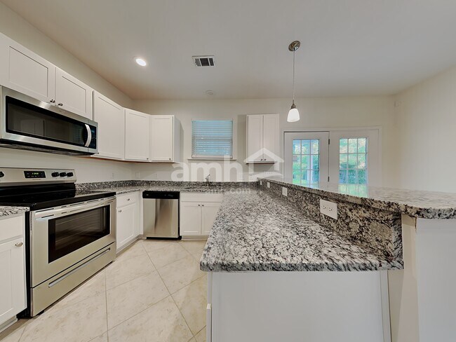 Building Photo - 27 Winslow Cir