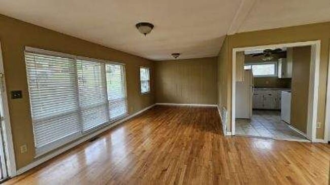 Building Photo - Maryville, 2 bedroom home near Sandy Sprin...