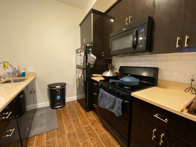 Foto del edificio - 83 Newbury Ave