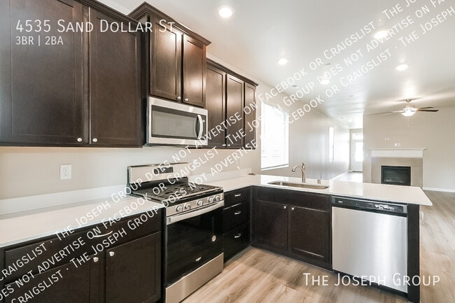 Building Photo - 4535 Sand Dollar Dr