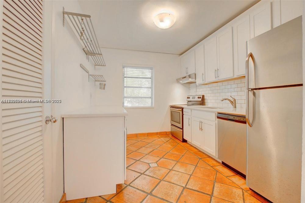 Foto principal - 2 bedroom in Miami FL 33138