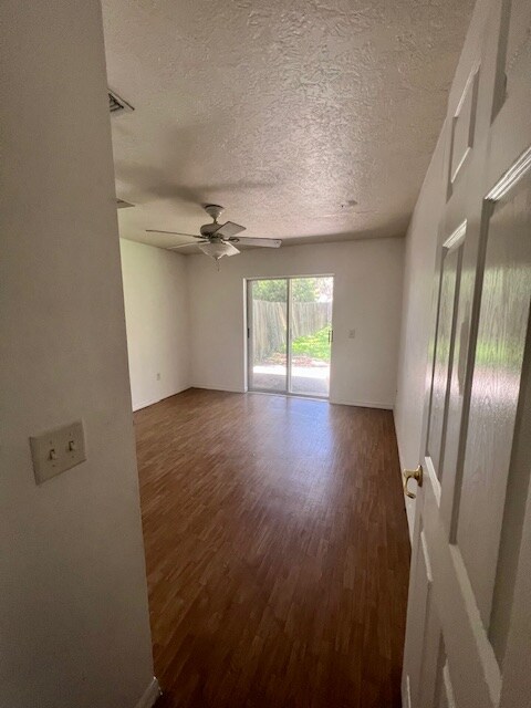 Foto del edificio - 1222 N Lion Cub Point