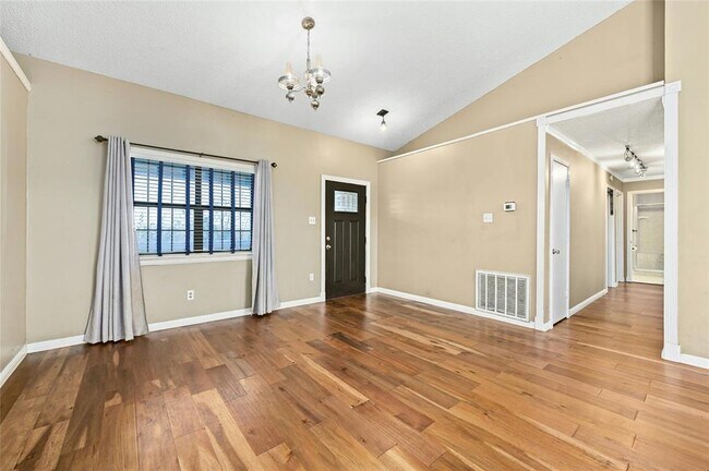 Foto del edificio - 105 Deep Lake Cir