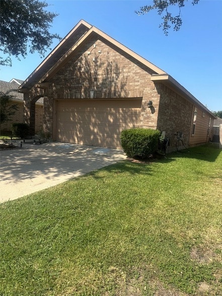 Building Photo - 13126 Royal Bell Ct