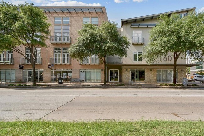 Foto del edificio - 1601 E Cesar Chavez St