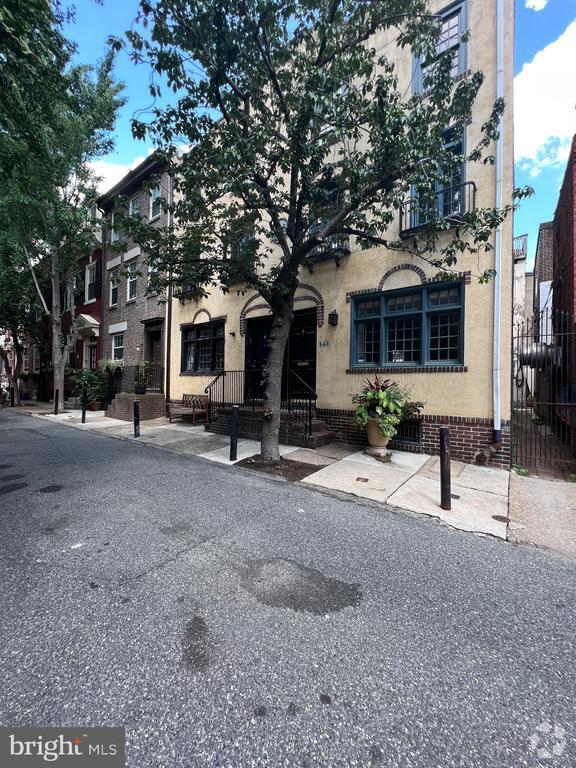 Building Photo - 341 S Smedley St