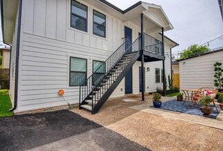 Building Photo - 2212 Rosewood St