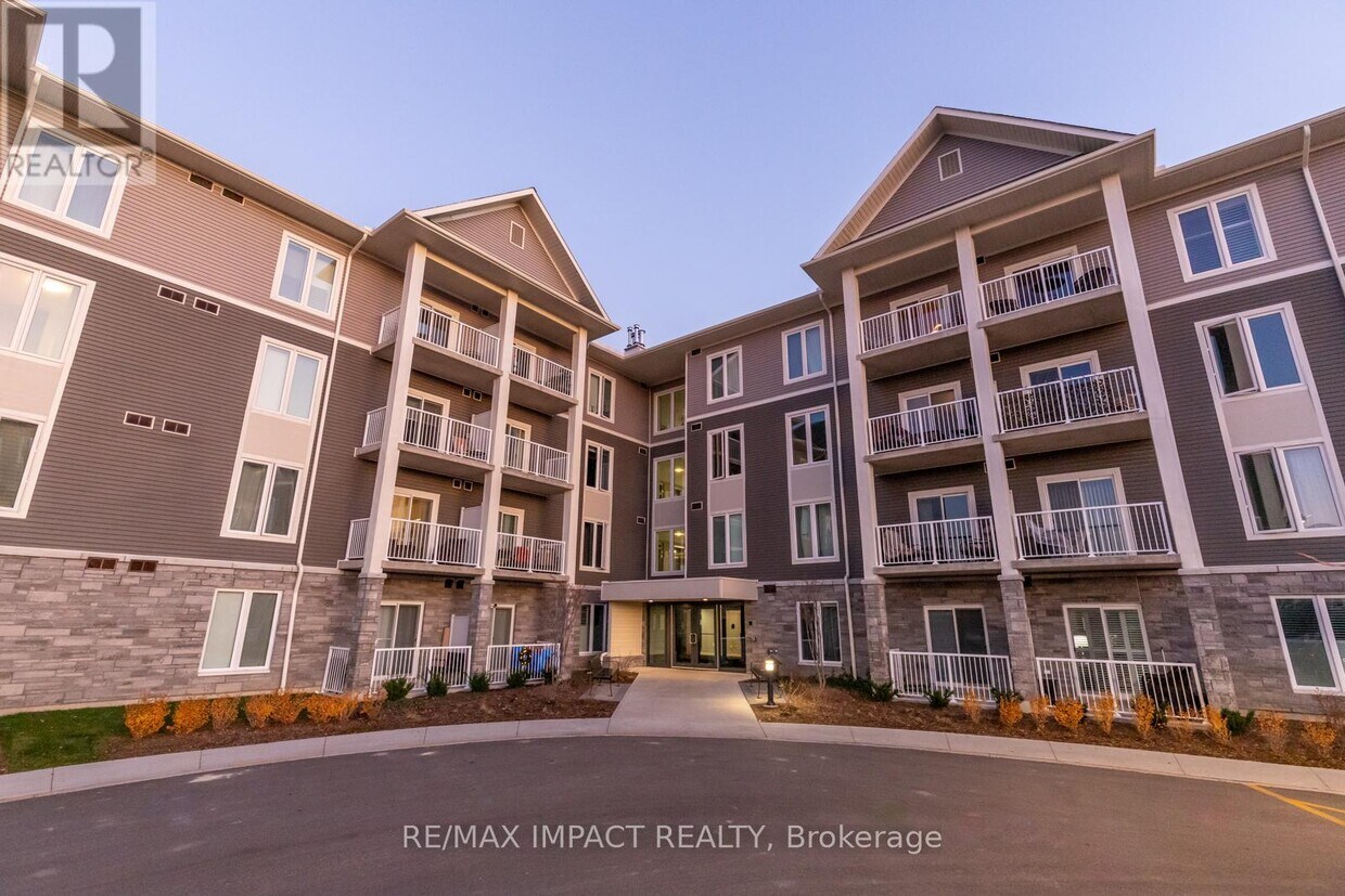 Photo principale - 290 Liberty St N