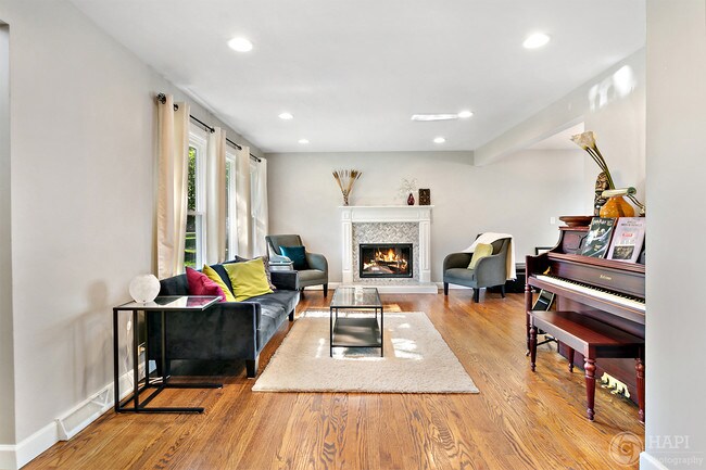 Foto del edificio - 813 Cedar Ln