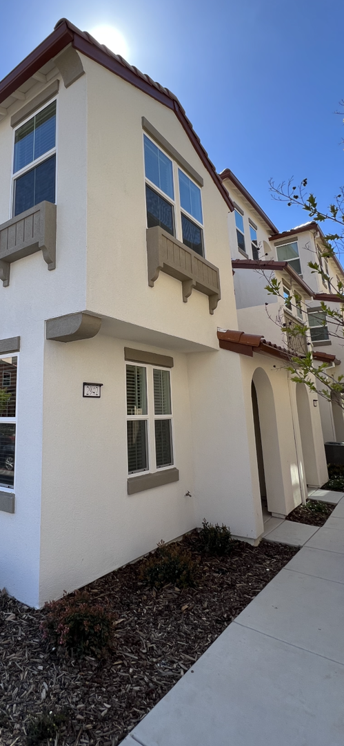 Foto del edificio - Provence Townhome - Natomas