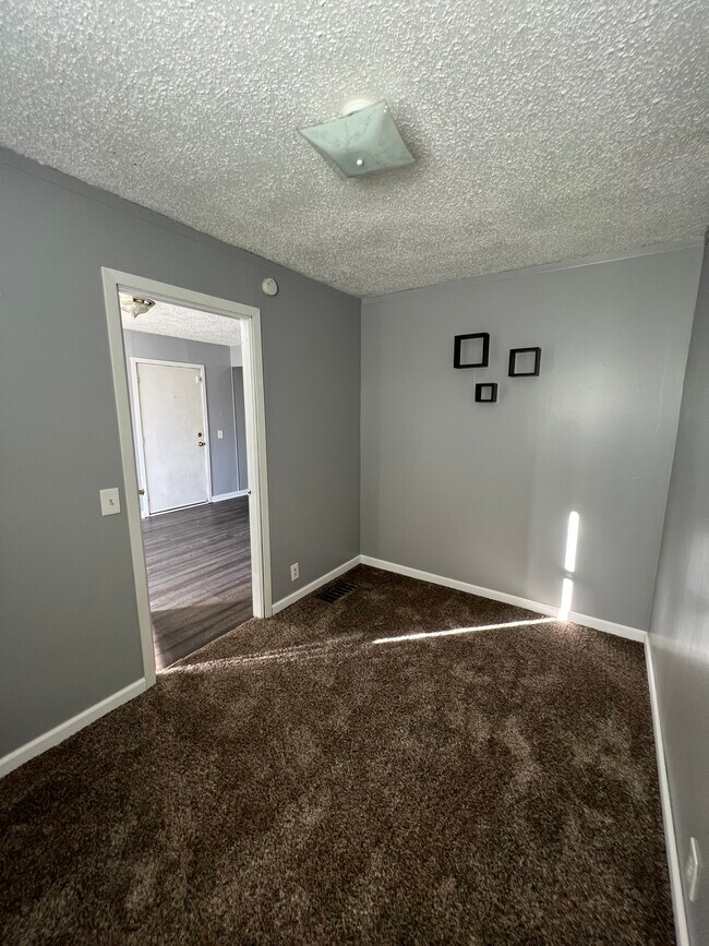 Fotografía del edificio - 1639 Haslett Rd