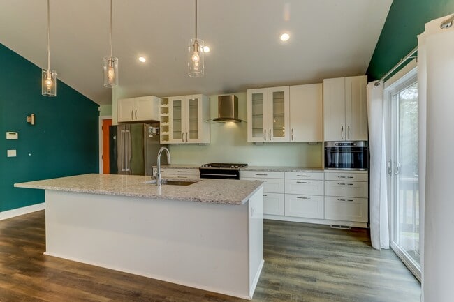 Building Photo - 1164 Molokai Dr