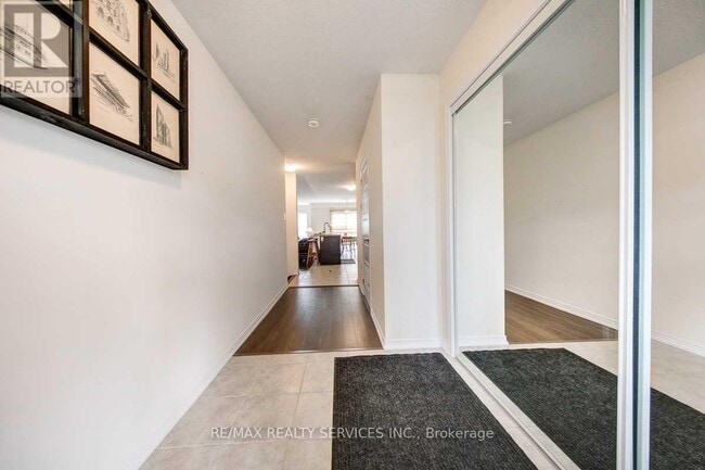 Photo du bâtiment - 7722 Redbud Ln