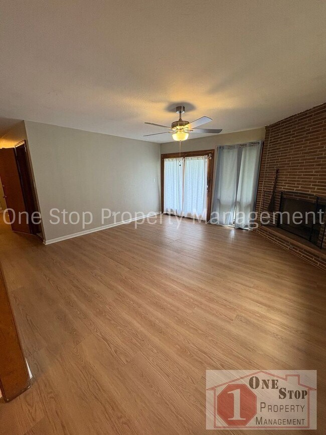 Foto del edificio - The Perfect 3 bedroom/2 bathroom home in Independence!