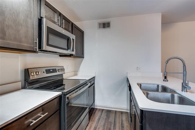 Foto del edificio - 3914 Bowser Ave