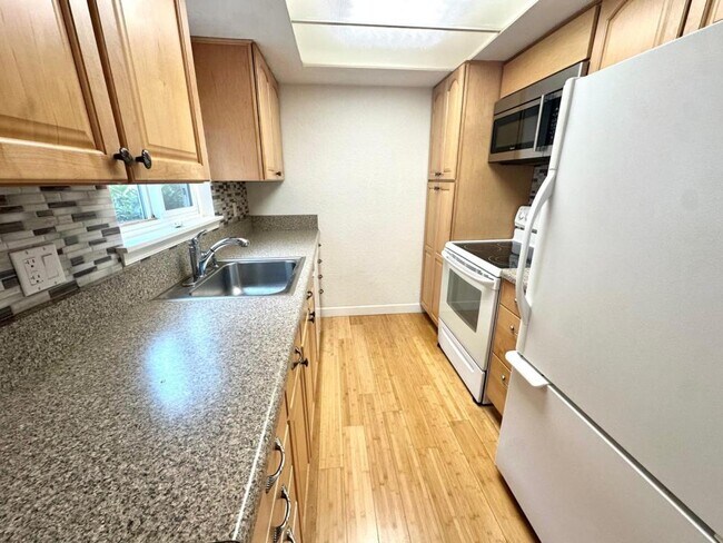 Foto del edificio - 6113 204th St SW