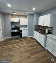 Building Photo - 2841 Cantrell St