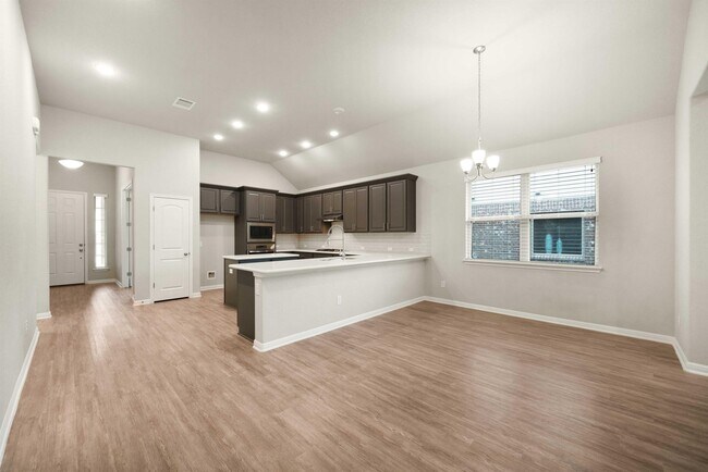 Building Photo - 5045 Veranda Terrace