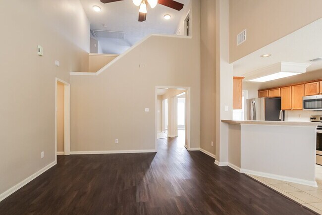 Foto del edificio - 3230 Candlepine Dr