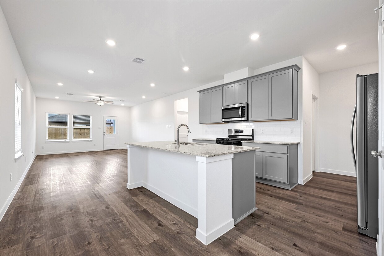Foto principal - 3938 Windy Whisper Dr