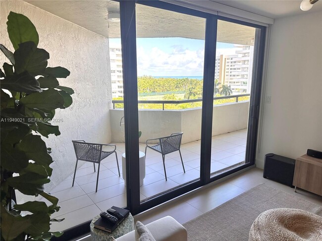 Foto del edificio - 170 Ocean Ln Dr