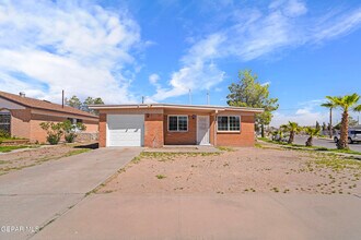 Building Photo - 9109 Morelia Rd