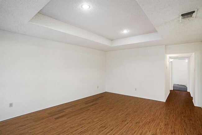 Building Photo - 3630 Hulen Park Cir