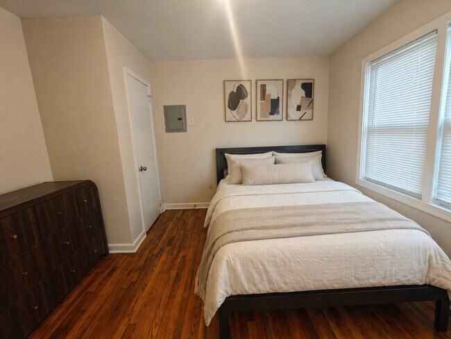 Foto del edificio - 2217 Custer St