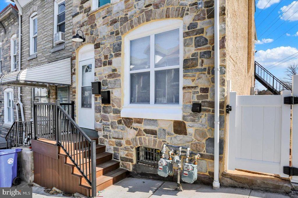 Foto principal - 553 Wunder St