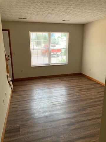 Foto del edificio - 436 Meadow Dr