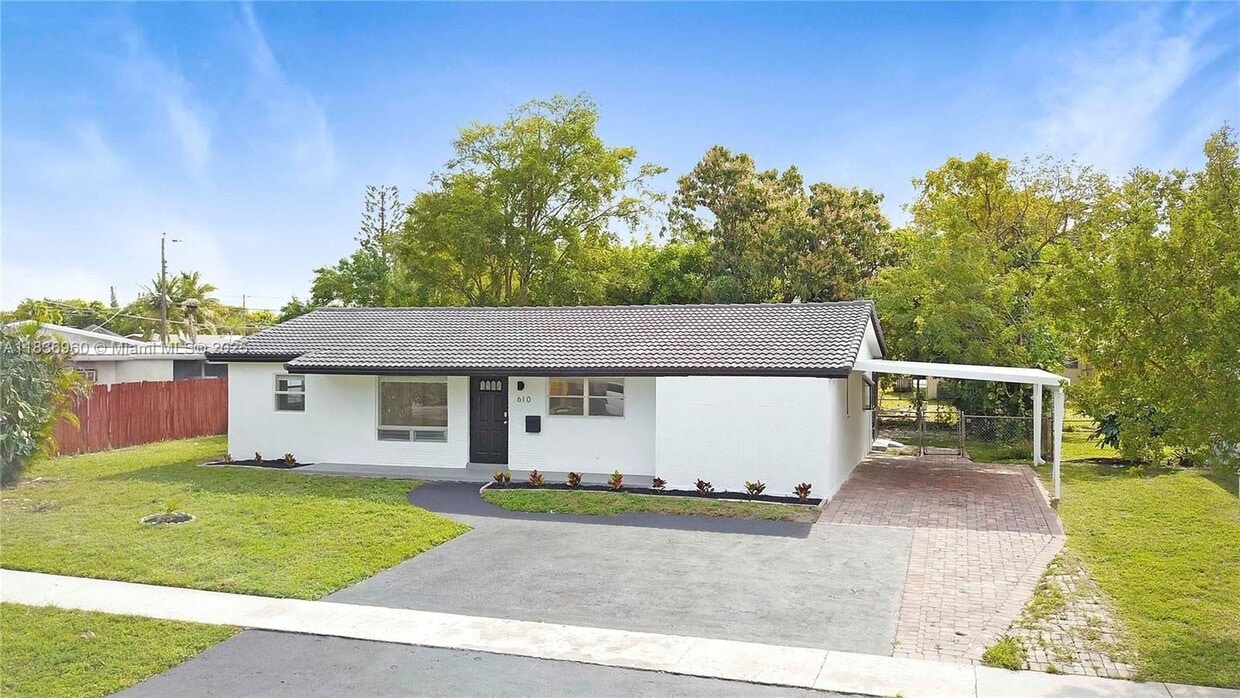 Primary Photo - 610 NW 38th Ct