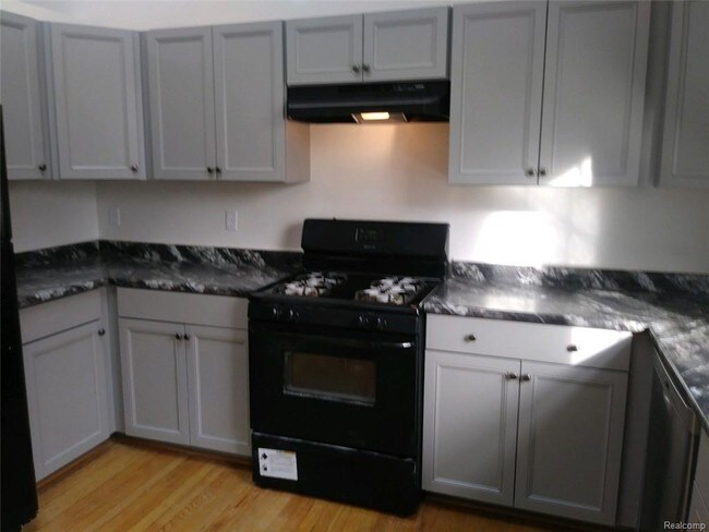 Building Photo - 334 Forestview Dr