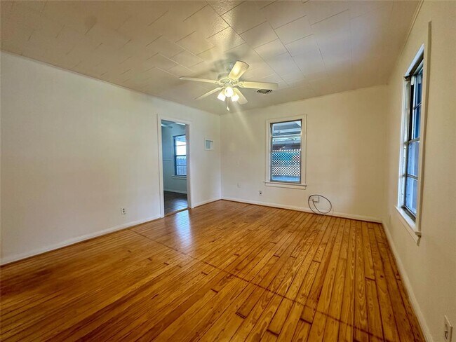 Building Photo - 1823 Tabor St