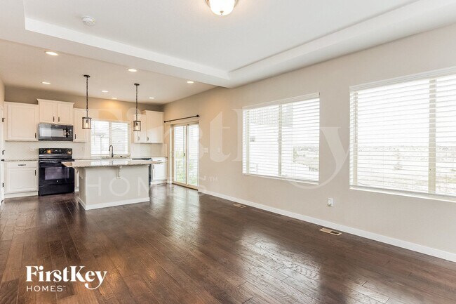 Foto del edificio - 6721 Shadow Star Dr