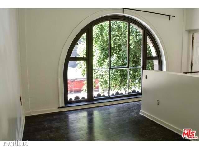Foto del edificio - 744 S Hill St