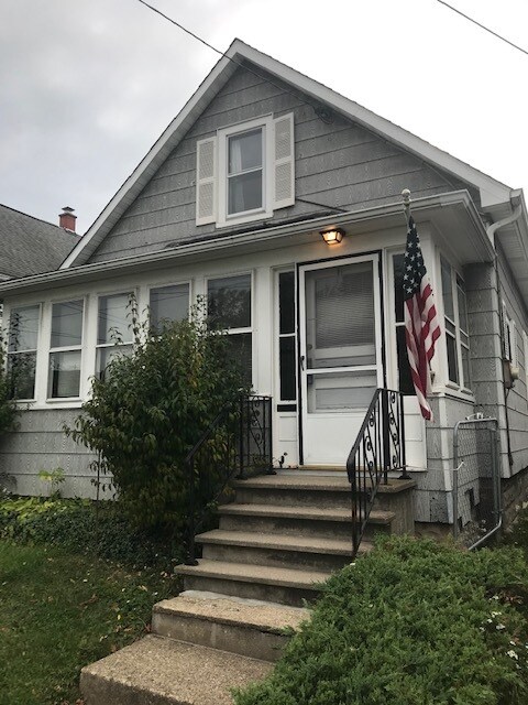 Primary Photo - 124 Highland Ave