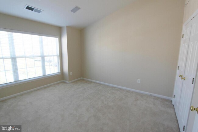 Foto del edificio - 6608 Thorpe Terrace