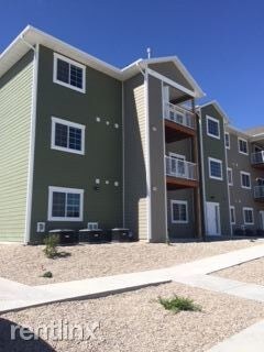 Building Photo - 370 Upland Way