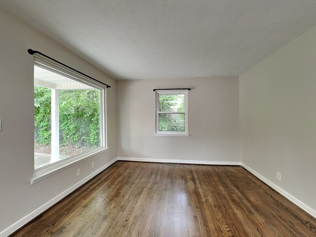 Building Photo - 4808 7th Ave S